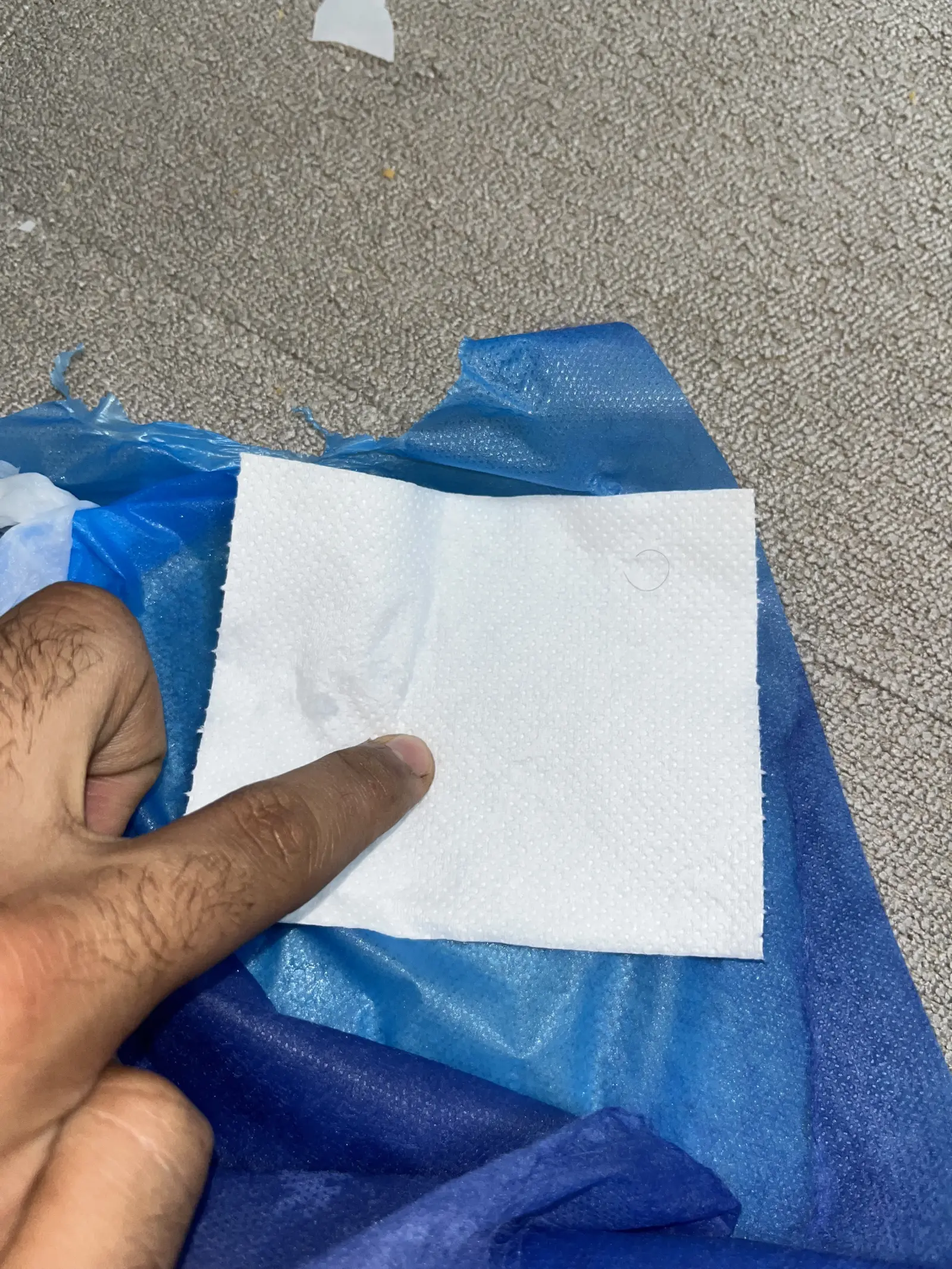 احتاج الي رولات كبيره من المناديل مدمجه مع طبقه PE  الوزن الكلي من ٣٠-٤٠ GSM  - IMG_7483.jpeg
